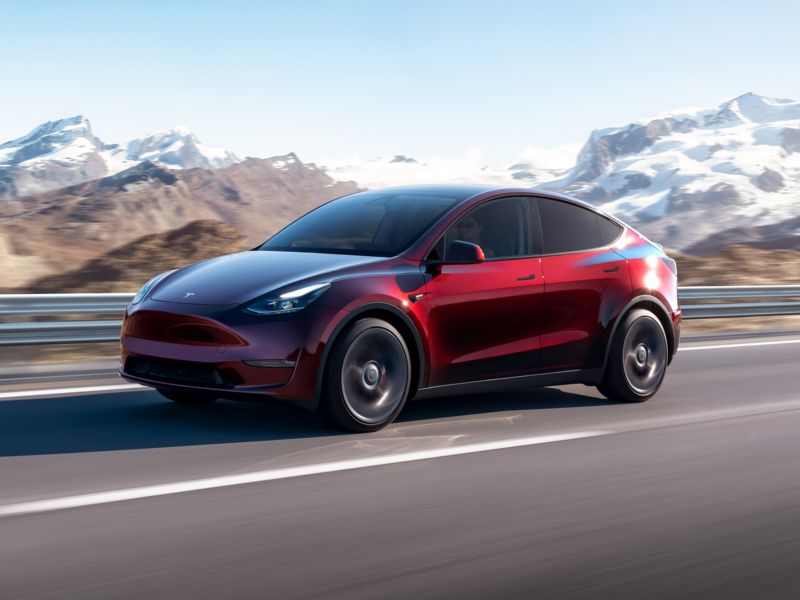 Tesla Model Y (2022-)